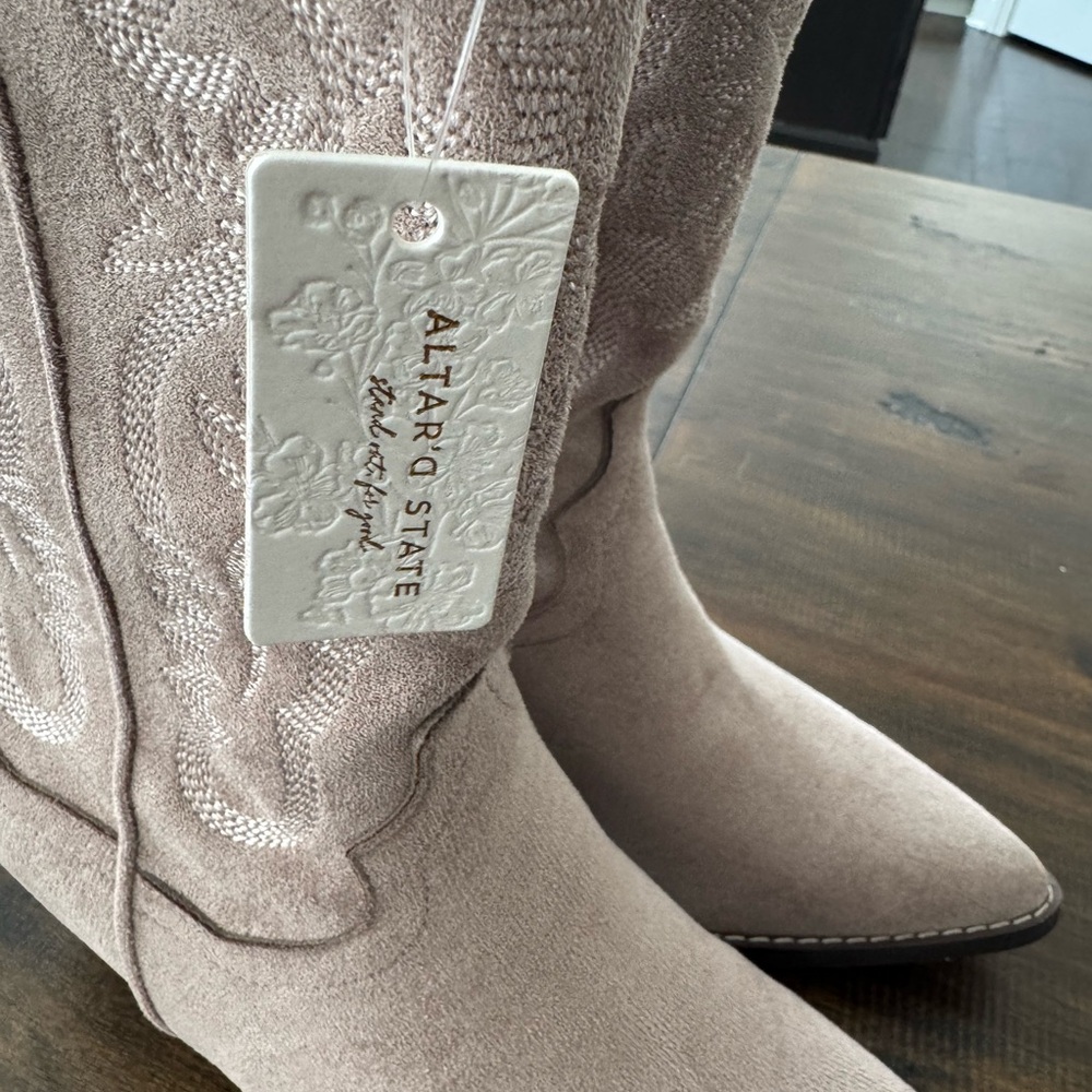 Altar'd State Western Faux Suede boots~Size 7~Greybeige - Picture 7 of 8